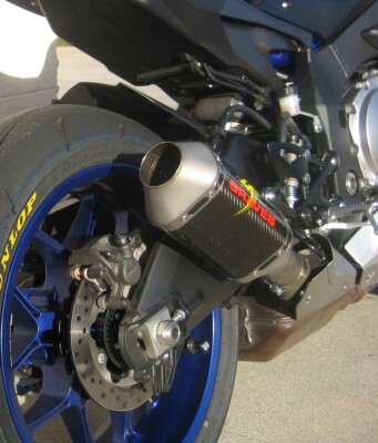 Graves Slip On Exhaust Carbon Graves EXY-15R1-CBTC For Yamaha R1 2015-2022