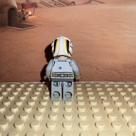Lego Minifigure- Sandspeeder Gunner + Helmet sw0881 set 75204 G15 star wars