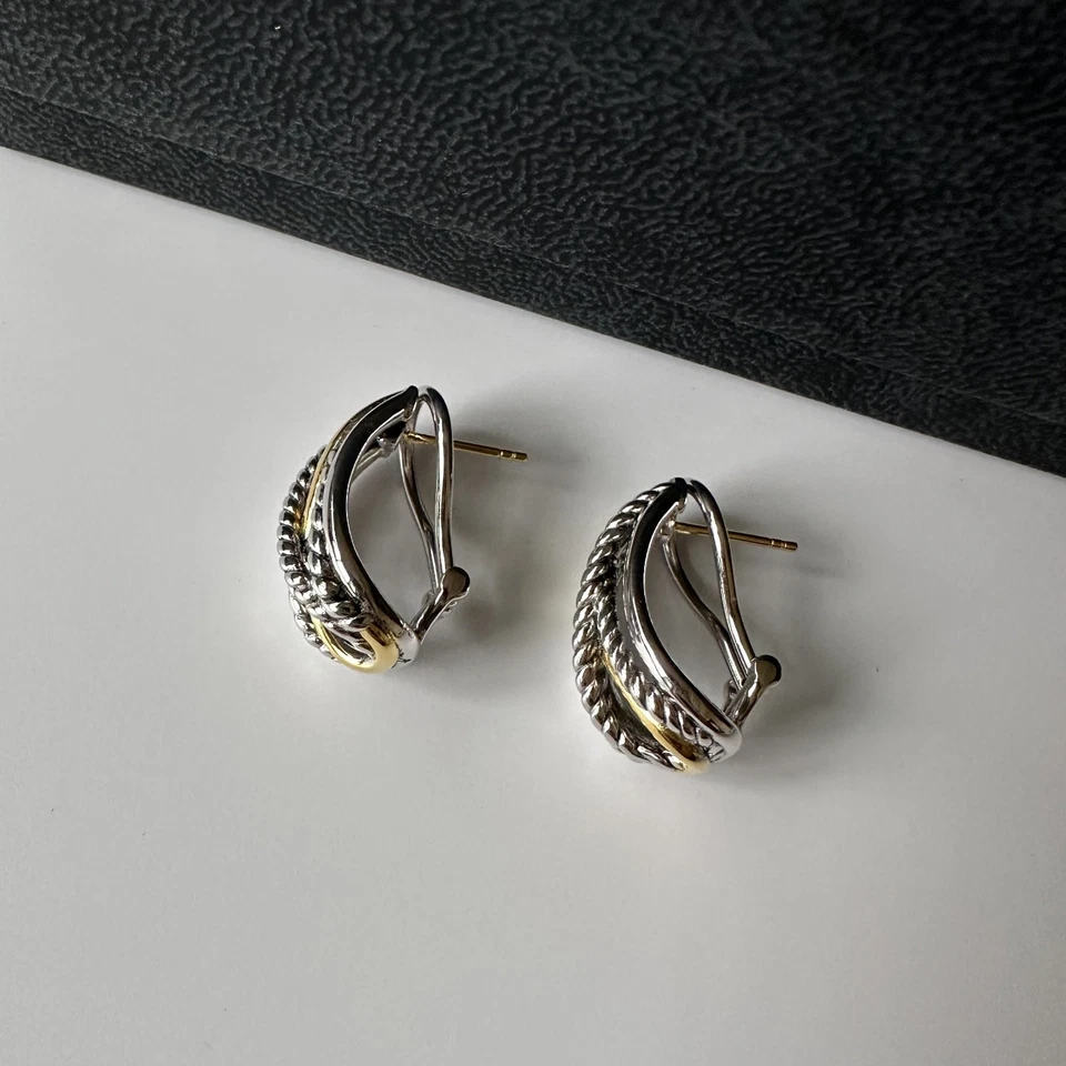 Brincos cruzados de camarão David Yurman prata esterlina 925 e ouro amarelo 18K - Imagem 3 de 4