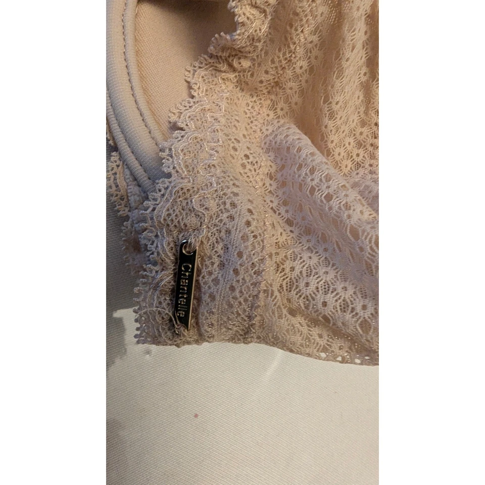 Sujetador Chantelle beige con ribete de encaje push up con aros correas ajustables Foto 4 de 4