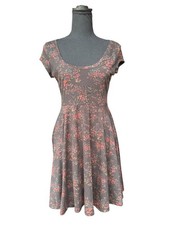 Floral Scoop Neck Fit-and-Flare Dress in Gray with Pink Flowers Size Medium