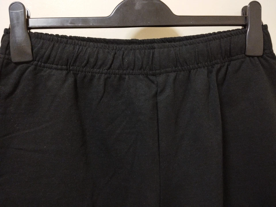 Sudaderas Umbro Mujer Mujer Talla 16/XL Negras Cortas 💯% Algodón Nuevas Con Etiquetas Foto 3 de 4