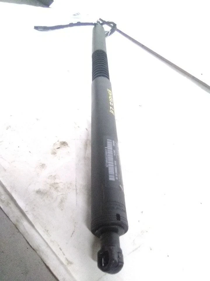 BMW 328i 2015 conductor izquierdo apertura eléctrica puntal de cierre Foto 3 de 4