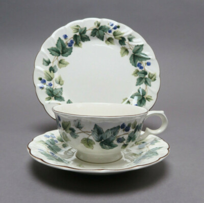 Nikko Tableware Brombeere blackberry 3tlg. Gedeck Teetasse UT Teller Goldrand