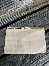 Beige Wicker Straw Woven Purse Handbag Gold Chain Hinge Clasp Bag Vtg 70s 80s