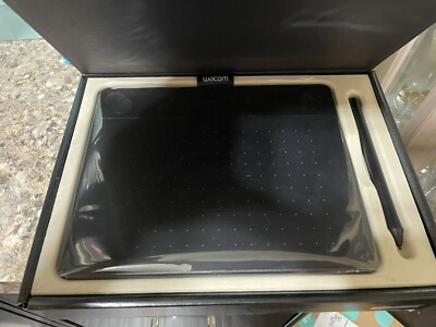 Wacom Black Small Intuos Art Pen and Touch Tablet CTH490AK