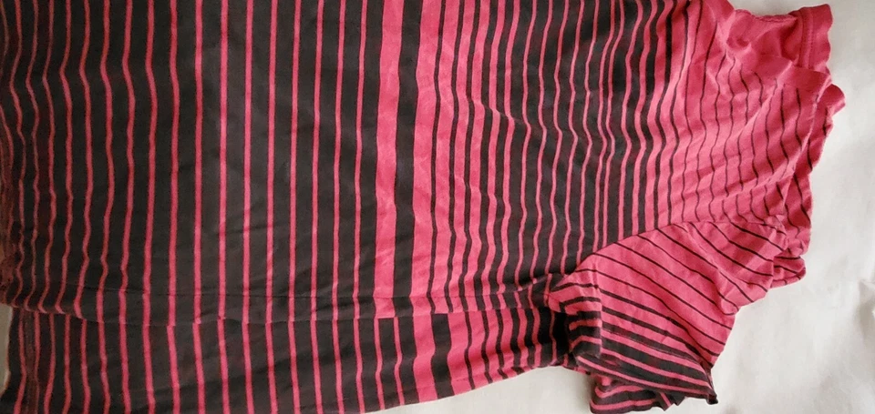 Men’s Threads & Heirs red stripped Shirt. 100% Cotton size large - Image 4 of 4