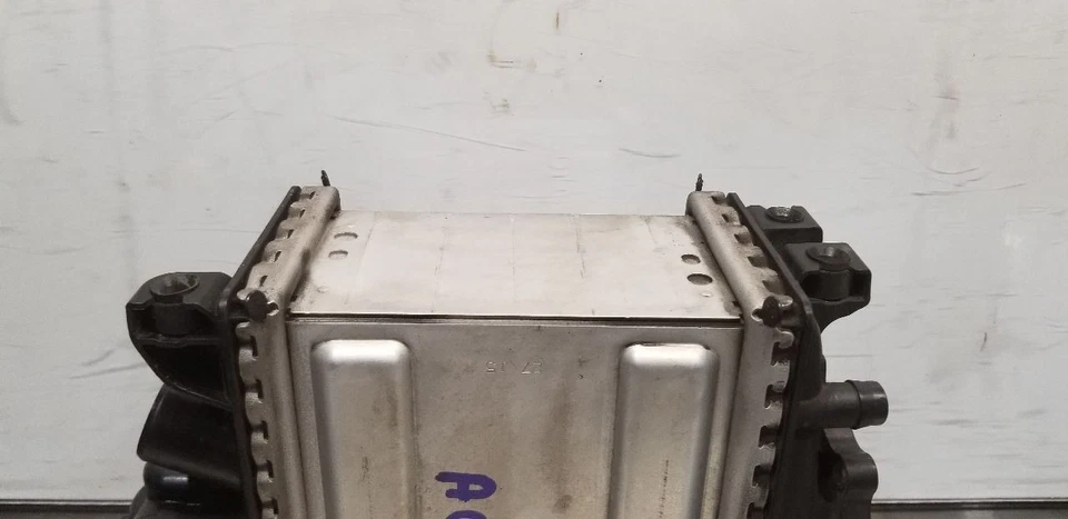 16 MERCEDES BENZ AMG C63S W205 4.0L INTERCOOLER RIGHT PASSENGER 1770900614 - Image 3 of 4