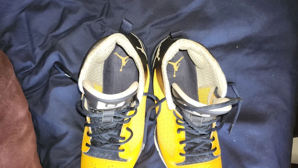 D Wade Marquette Jordans - Image 4 of 4