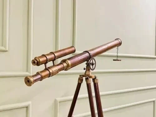 Telescopio náutico Harbor Master de latón de pie de 64" con diseño de soporte de trípode Foto 2 de 4