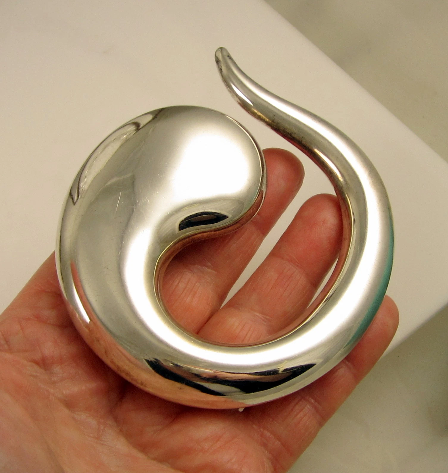 Tiffany & Co 1981 HUGE ELSA PERETTI Sterling Silver Eternal Circle Belt Buckle