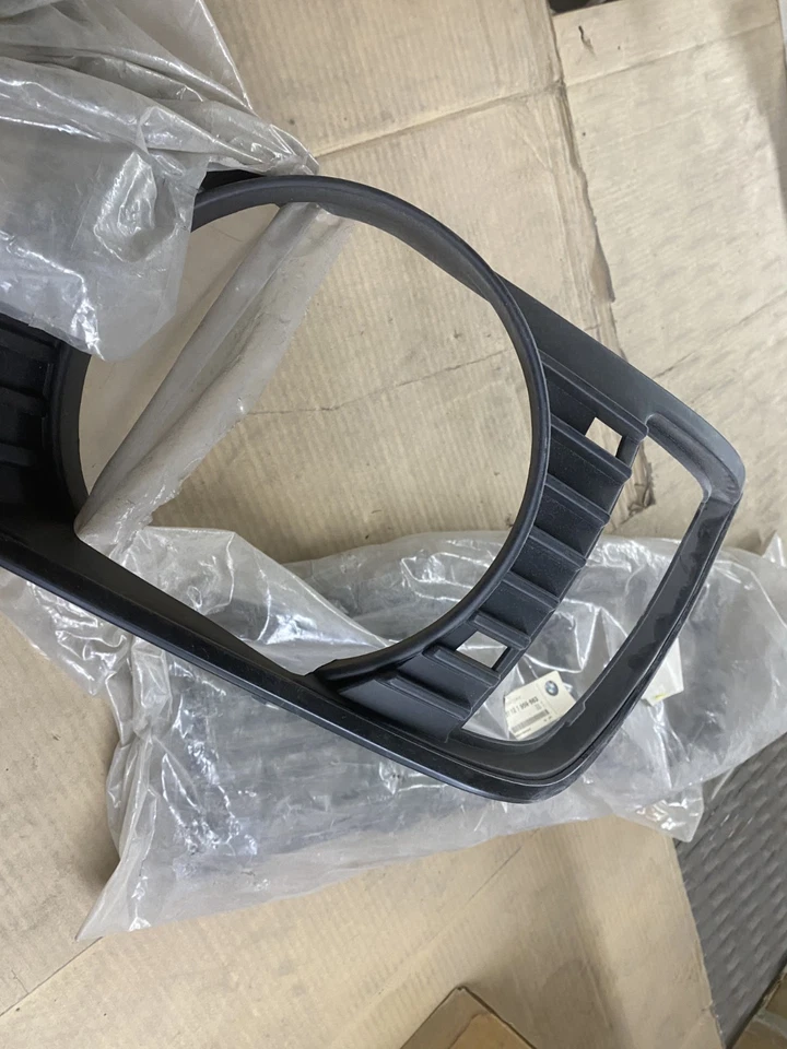 Rare New Old Stock BMW 7 E23 Right Side Grille for Headlamp Assembly OEM Vintage - Image 2 of 4