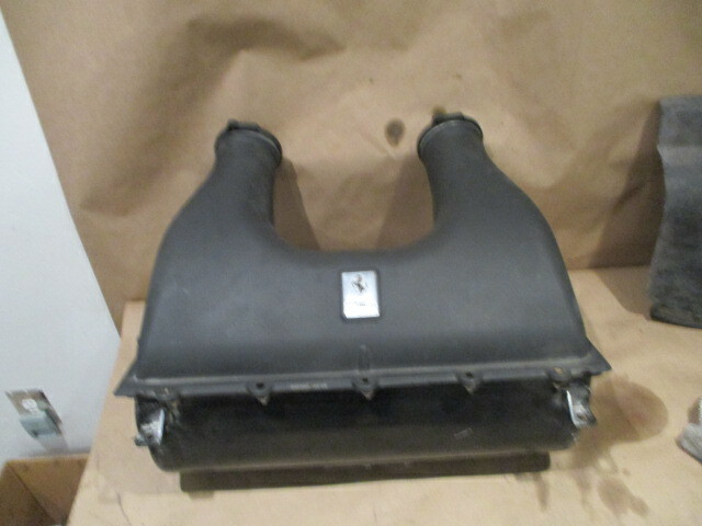 Ferrari 458 - Lower Filter Air Box And Upper Cover - P/N 252748 - 246588