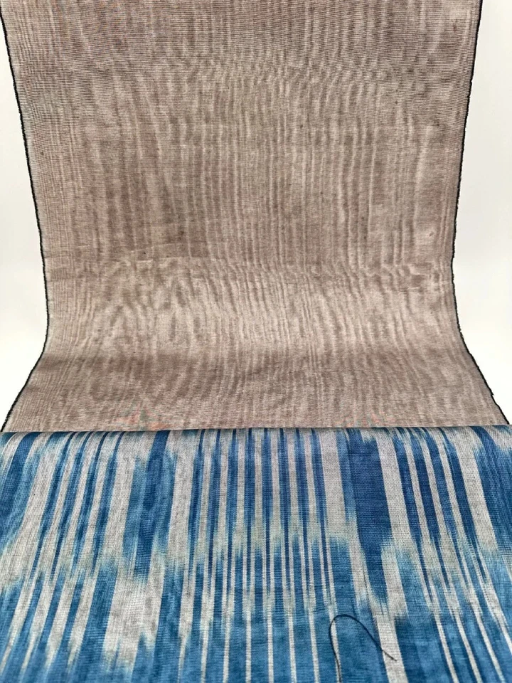 Tela Moire de seda plateada oscura por 2 metros, estampado de marca de agua. Foto 2 de 4