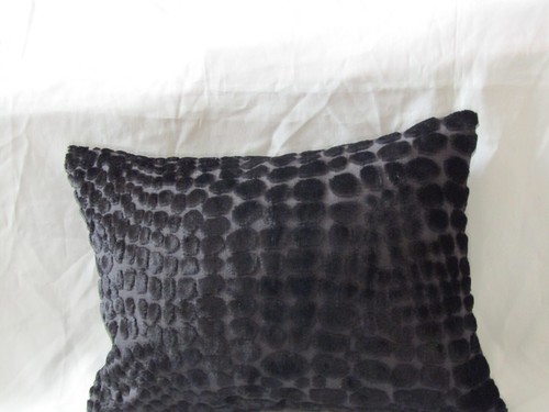 Designers Guild Velvet fabric Nabucco Cushions - Picture 54 of 58