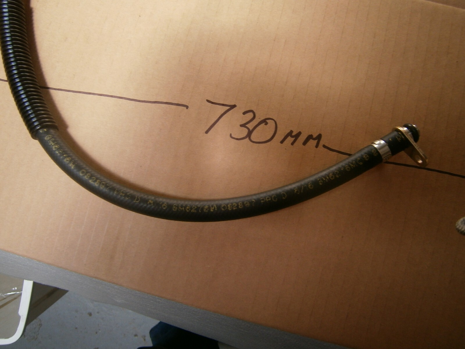 HOLDEN VS COMMODORE V6 FUEL LINE HOSE size is 730mm long NEW GENUINE