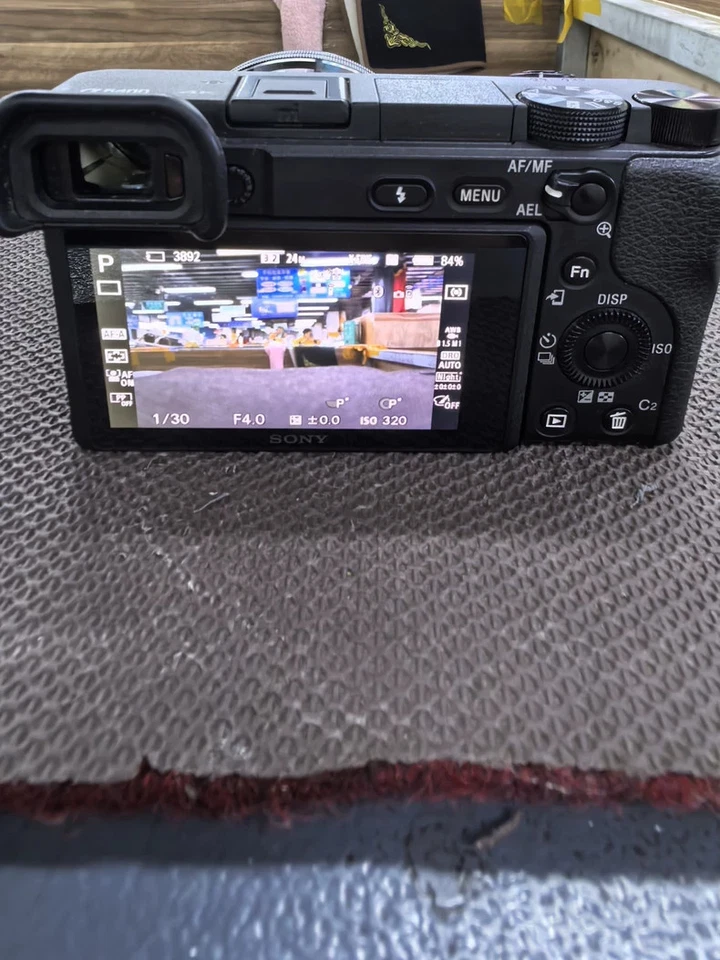 Cámara sin espejo Sony Alpha a6400 24,2 MP 4K 16 - 50 mm lente rápida automática inglesa Foto 4 de 4