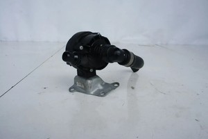 Original BMW F22 F23 F45 F34 F32 F33 Zusatzkühlmittelpumpe 11518679885