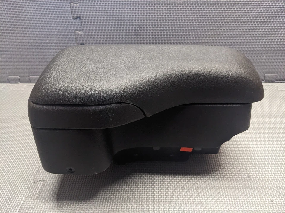 2000-2002 Saturn S-Series SL SC SW черная центральная консоль подлокотник в сборе - Изображение 3 из 4