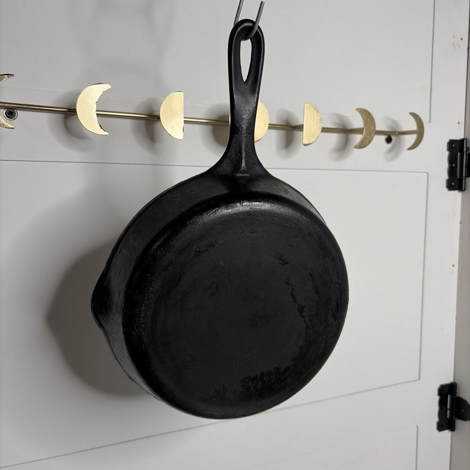 Vintage Wagner Ware Sidney -O- #6 Cast Iron Skillet 1056 9-inch