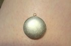 Vintage Round Silvertone Stamped Flower Decorated Edge Locket Pendant  — photo 3