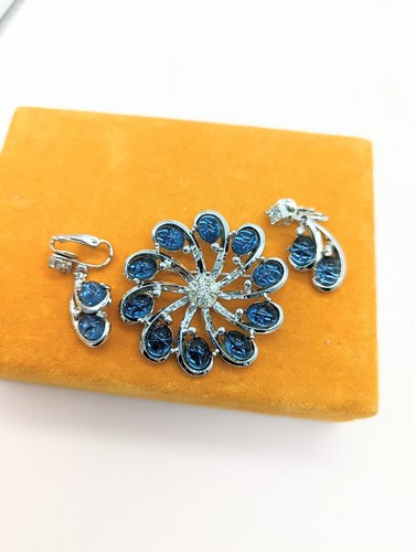 Vintage Blue Oval Star Sapphire by Swavorski Rhinestones Pin Earring Set - 第 3/8 張圖片