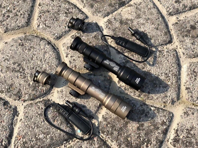 Linterna Scout SOTAC M600B 400 Lúmenes LED Antorcha Almohadilla de Presión Elemento Airsoft