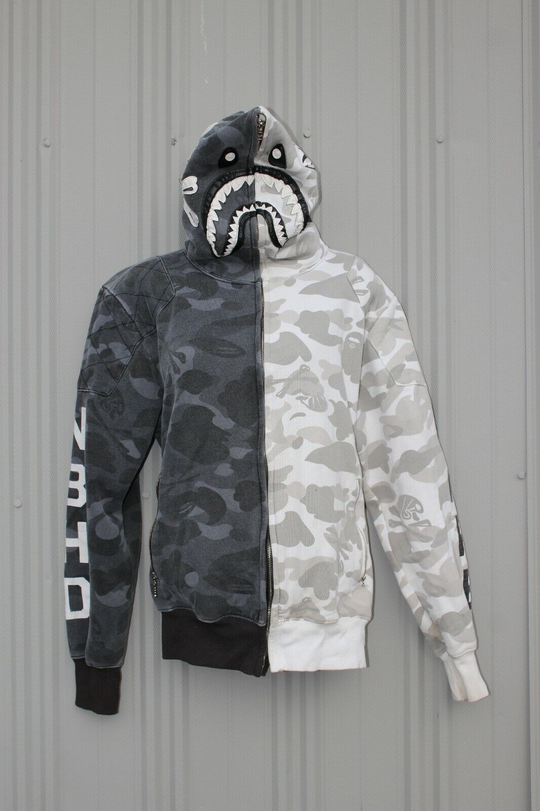 NEIGHBORHOOD × BAPE SHRAK ZIP HOODIE