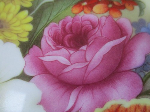 VTG HOMER LAUGHLIN 8 7/8" DINNER PLATES (I 9 N 7) "THREE ROSE FLORAL GROUPINGS" - Picture 7 of 12