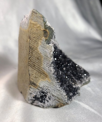 2.5" 173g Standing Black Amethyst Cathedral Geode Crystal Reiki Wiccan HEALING - Picture 5 of 15