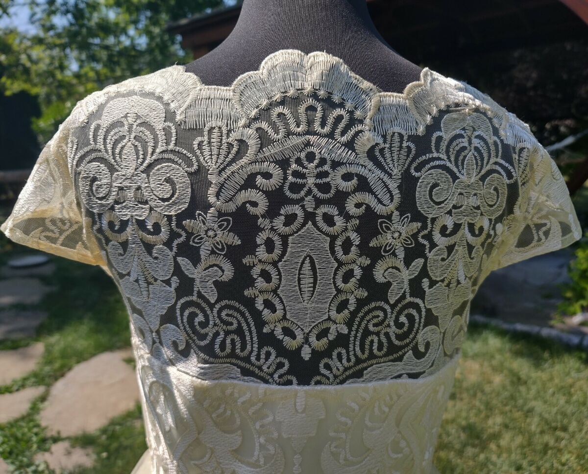 CHI CHI LONDON Elegant Lace Dress Ivory Cream Size US 12 Cap CHI CHI LONDON Elegant Lace Dress Ivory Cream Size US 12 Cap