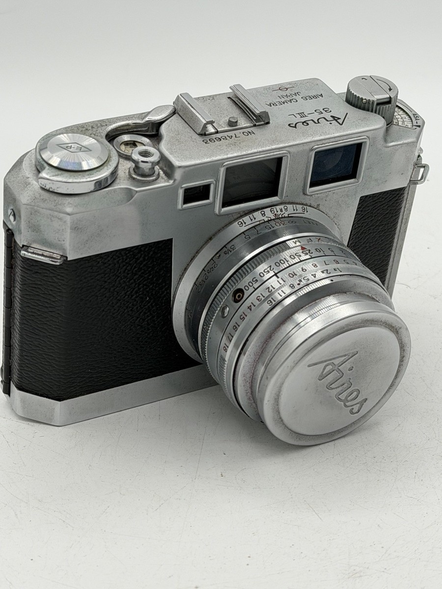 Aires 35-IIIL Rangefinder 35mm Camera w/ H Coral 45mm f1.9 Lens