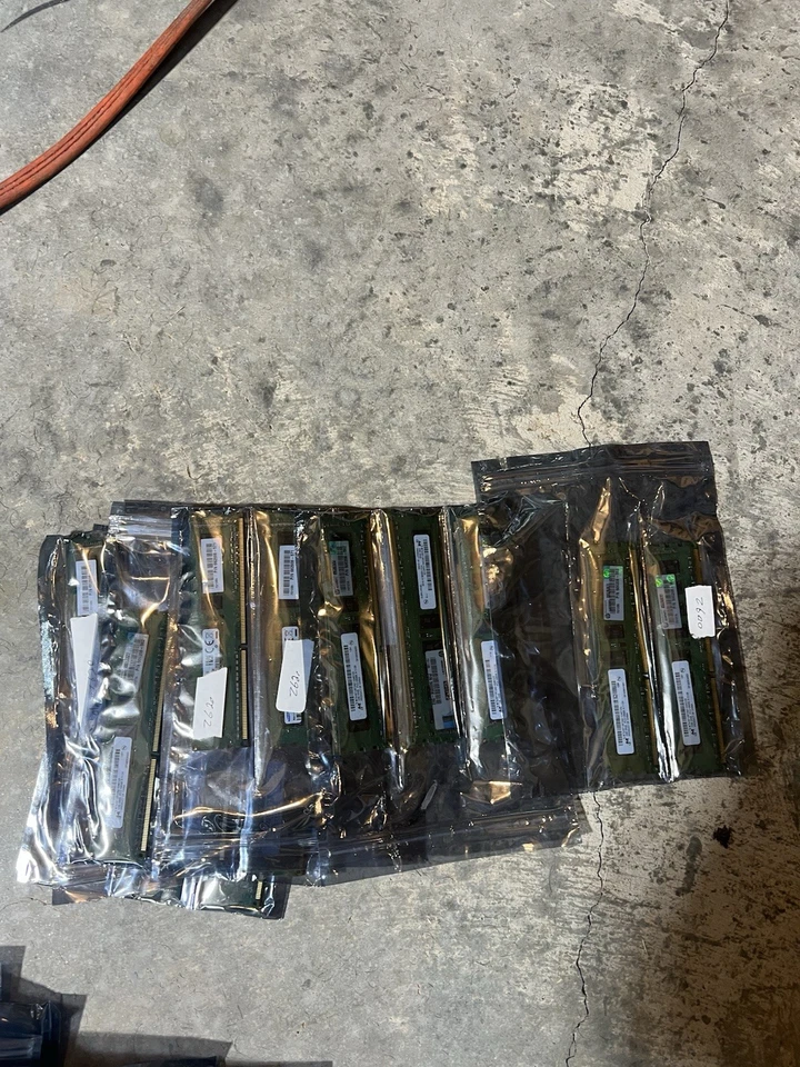 Lot of 26 - 500208-563 HP 1GB PC3-10600 DDR3-1333MHz ECC Unbuffered CL9 DIMM - Image 3 of 3