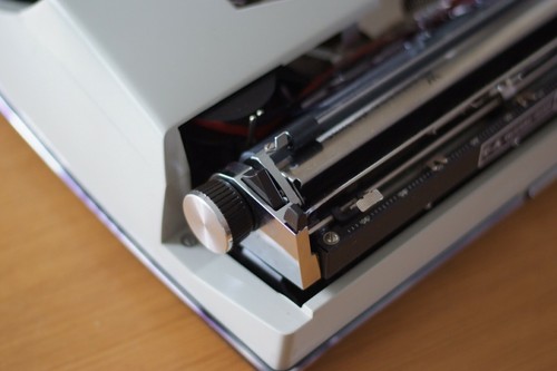 Beautiful Contessa Typewriter, Vintage, Retro, Mid Century, Made in Germany - Picture 5 of 12