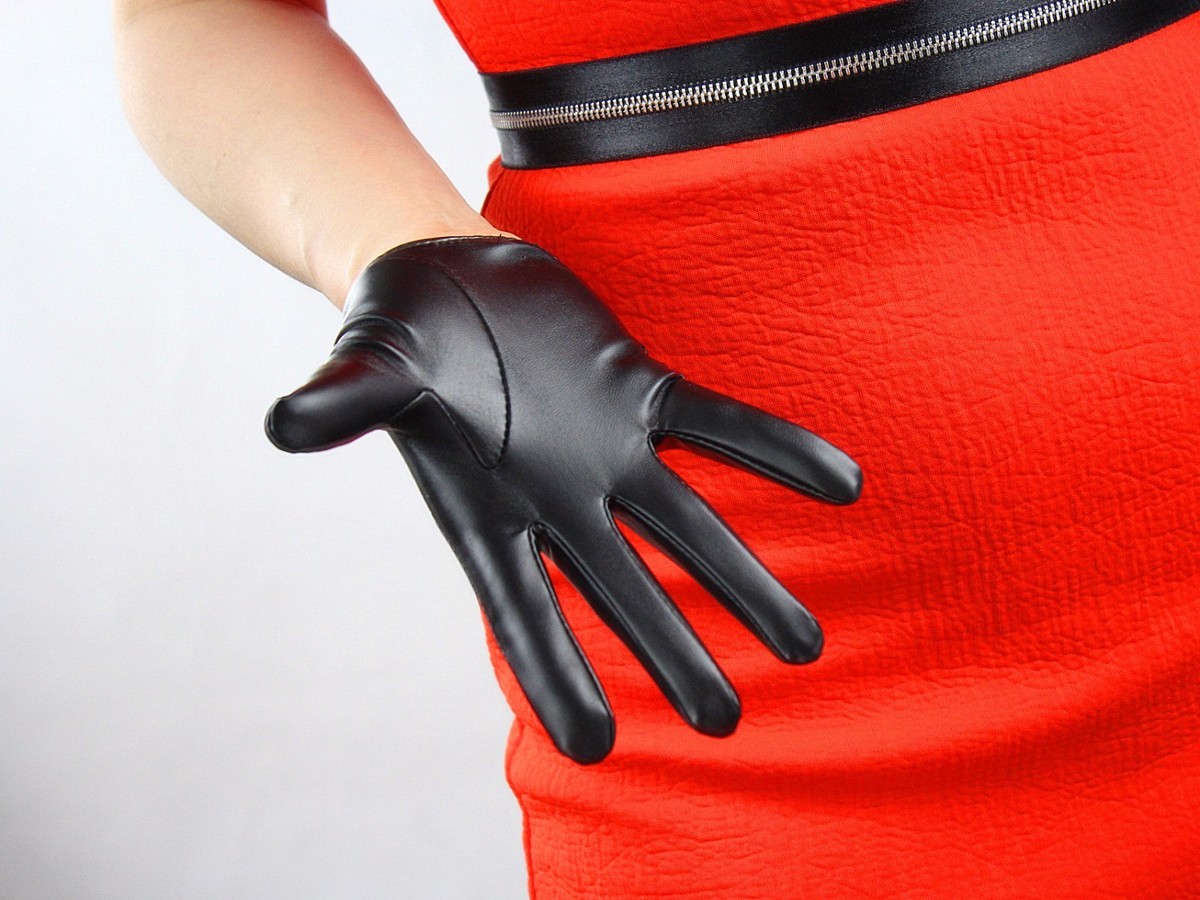 Shine Leather Faux Patent Leather Extra Short 13cm Gloves