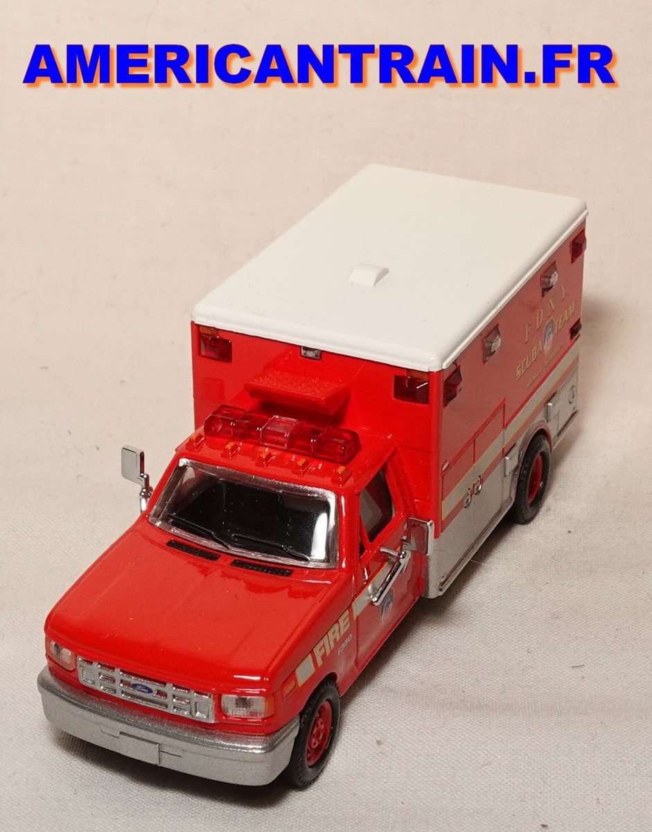 FORD Thunderbird 1974 bleu de la série SHOWROOM FLOOR sous blister | Collect World