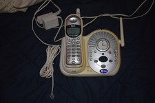 AT T 1165 2.4GHz Cordless Telephone w/Digital Answering Machine Time Date Stamp