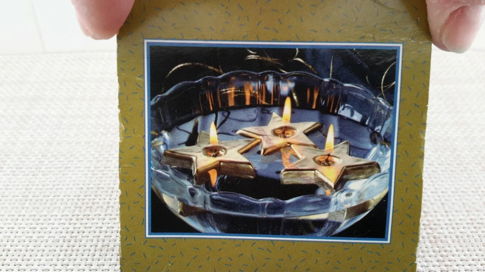 Box of 3 Vintage Giftco Inc Gold Star Floating Candles in Original Box - Image 3 of 4