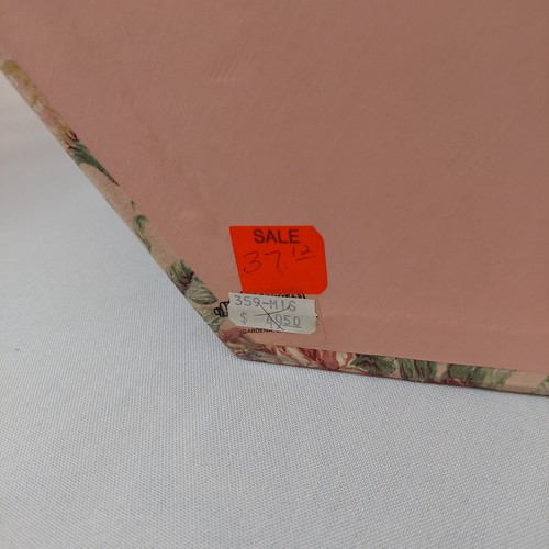 Large Vintage Hexagon Hat Box Floral Design W/3 Vintage Hats - Picture 13 of 23