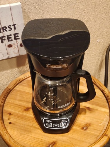 Black + Decker 12 Cup Stainless Coffee Maker w/ Vortex Technology (Used) Clean. - Picture 4 of 12