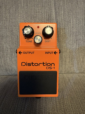 ビンテージ BOSS Distortion DS-1 1983年製 s-l400.jpg