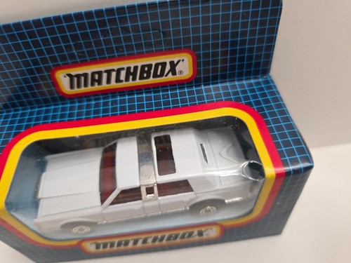 Matchbox International Limited MB-24 Limousine Lincoln in White - Picture 3 of 8