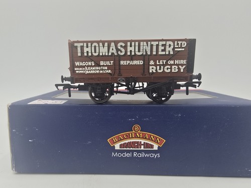 #5260 Bachmann 37-2009K 7 Planken Festendwagen in 'Thomas Hunter Ltd'. | Condition: Used
