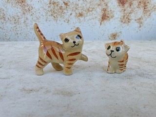 Ceramic Cat with Kitten 1 Inch