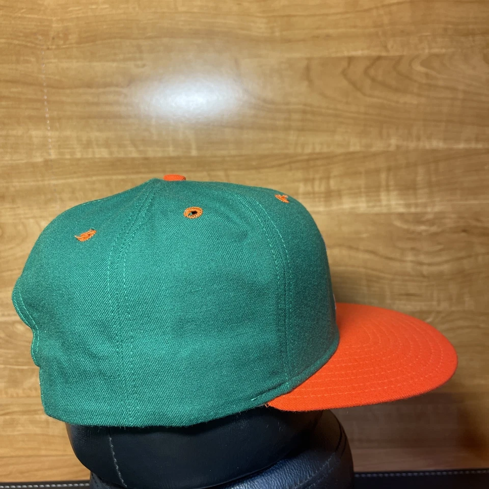 Винтажная бейсбольная кепка University of Hawaii Rainbows New Era профессиональная модель - Изображение 4 из 4