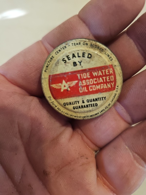Tidewater Oil Company Logo Cap Tri-Sure Tab-Seal American Flange & Mfg Co.