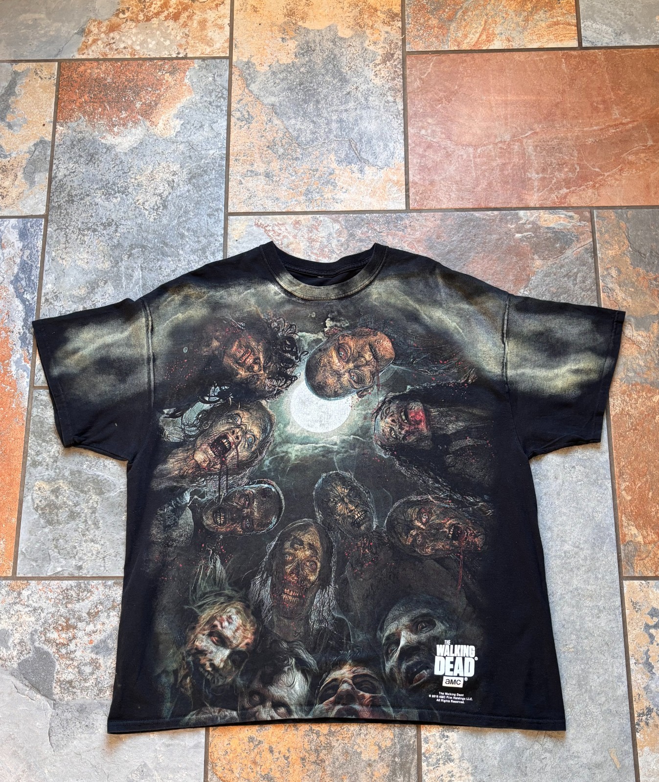 The Walking Dead AMC Zombie Circle Graphic T-Shirt 2015 Size XL Oversized Horror