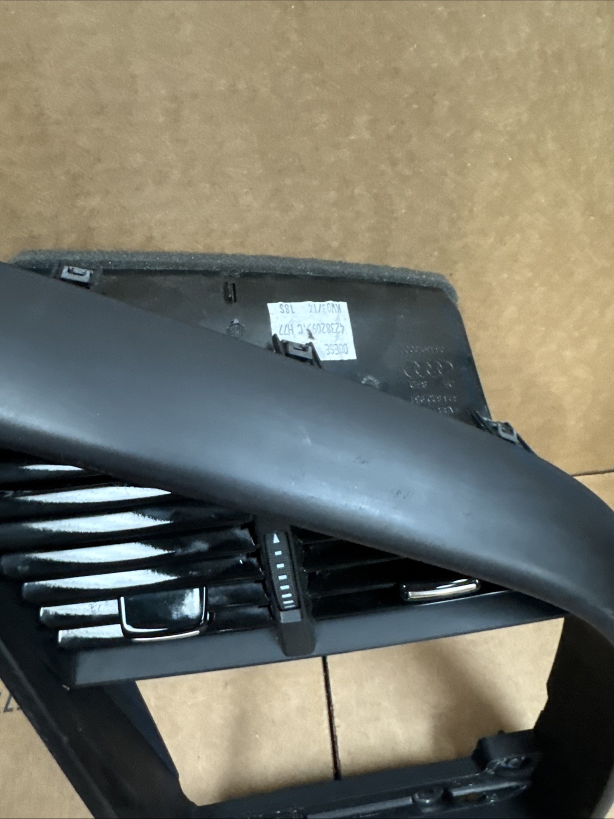 2008 2009 2010- 2014 2015 AUDI R8 FRONT DASH CENTER Radio AIR VENT TRIM OEM 4330