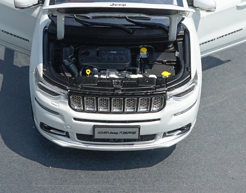 Miniature original 1:18 GAC Fiat Jeep Grand Commander simulation car model - Picture 49 of 61