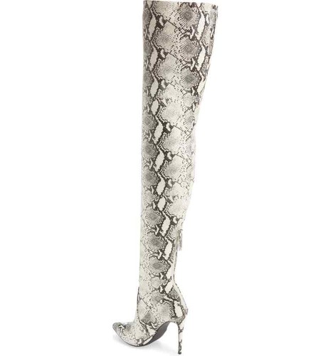 NWT STEVE MADDEN RUNWAY CARDI B 